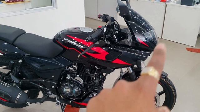 2023 की सबसे सस्ती Sports Motorcycle Bajaj Pulsar 220F | Features & Updates | Price & Mileage смотреть онлайн