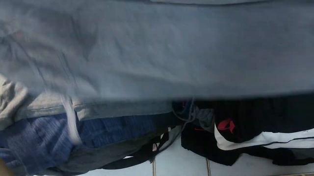 Jogging bottom - штаны спорт и домашние 1 пакет 15кг по 7,5евро за кг, 44шт смотреть онлайн