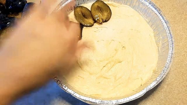 Сливовий пиріг за бабусиним рецептом. Легкий десерт за 5 хвилин смотреть онлайн