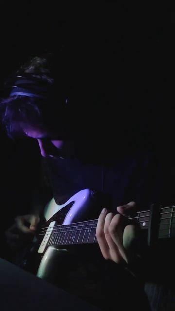 Under the bridge #rhcp #underthebridge #guitar #rock #рок #рхчп #гитара #jazzmaster #fender смотреть онлайн