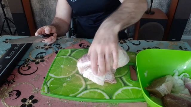 Satake Bunka -шеф - нож из Японии!!! Как дядя Миша расправился с мясом для шашлыка. смотреть онлайн