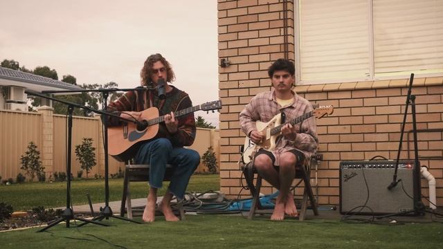 Old Mervs - Cellphone (Acoustic)