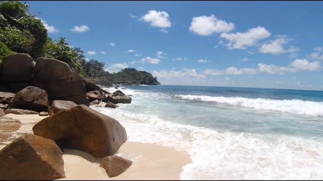 Anse Bazarca beach. Mahe .Seychelles.4K video.Fimi X8 SE 2022 V2. смотреть онлайн