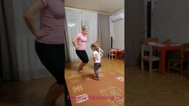 Заняття з фізичної культури для дітей молодшого дошкільного віку (третій тиждень вересня) смотреть онлайн