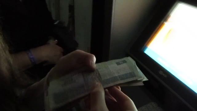 Currency exchange in the ATM of Egypt. смотреть онлайн