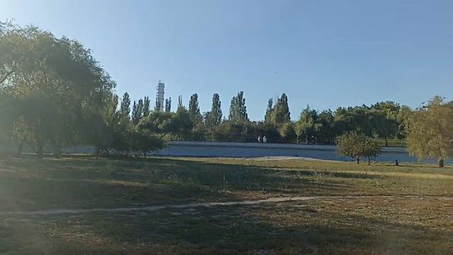 Прогулка у моря. смотреть онлайн