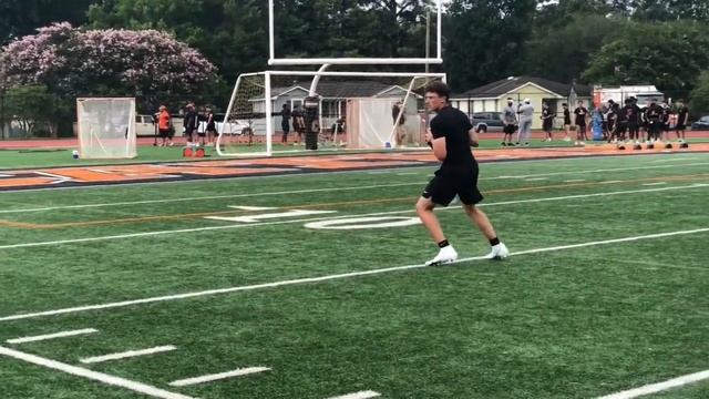 Catholic High QBs Daniel Beale, Chase Grey, Trip Dobson throwing drills during 2021 Cur Dog Combine смотреть онлайн