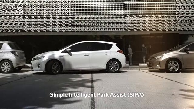 Toyota Auris Hybrid - Simple Intelligent Park Assist SIPA смотреть онлайн