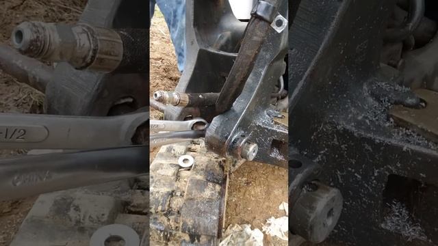 pt 11 hydraulic cylinder pin removal Bobcat e35 смотреть онлайн
