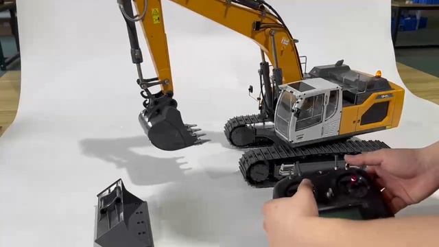 R 945 Hydraulic RC Excavator, Full Weight 25KG! 99% Replica Scale Model Excavator смотреть онлайн