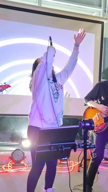 Пою песню у Манижи - Иногда