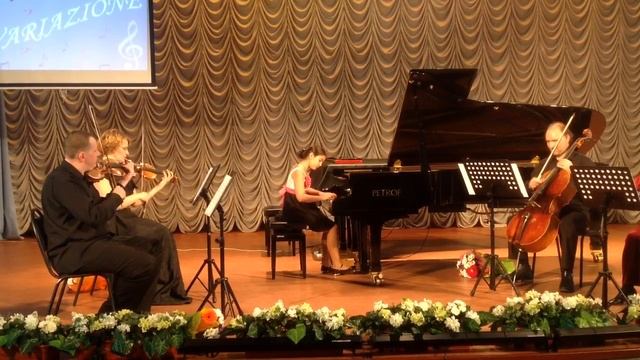 Эларян Армине, городской гала-концерт со струнным квартетом смотреть онлайн