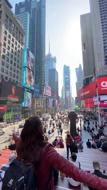 BEST PHOTO SPOT in Times Square NYC! смотреть онлайн