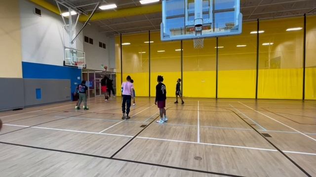 RYAN GETS A POSTER PUTBACK AT THE Y 😳🏀🎥 смотреть онлайн
