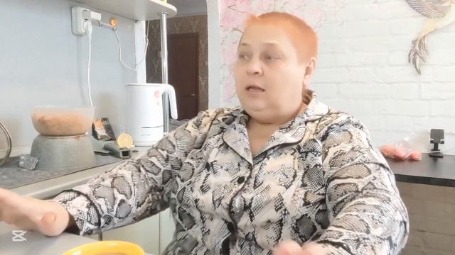 НЕ НАДО СРАВНИВАТЬ МЕНЯ С ПИРАТКОЙ Я ЕМ И ХУДЕЮ! смотреть онлайн