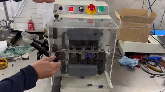 CF-130S Auto Taped Radial Lead Forming Machine- 90 Degrees Bending + Kinking смотреть онлайн