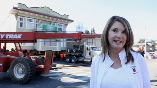 Timelapse video of two-story San Jose apartment building moving to Habit for Humanity project смотреть онлайн