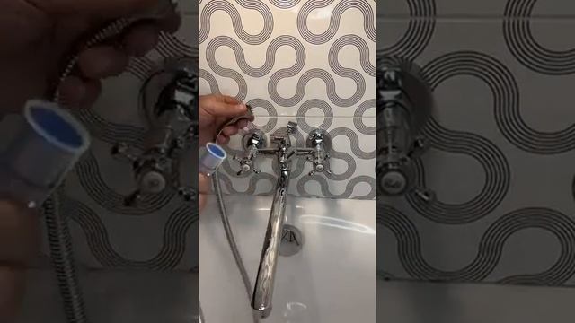 Смеситель для ванны и умывальника Vieir V130142 хром смотреть онлайн