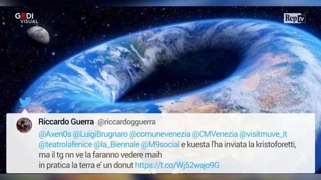 Il sindaco di Venezia pubblica foto fake della Terra: la reazione dei social смотреть онлайн