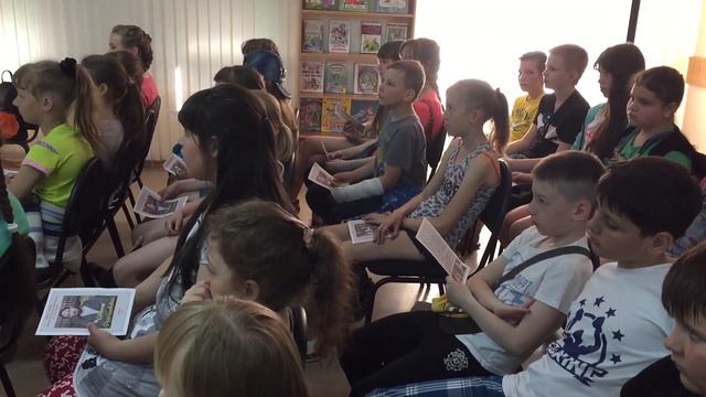 Встреча московского писателя Е. Рудашевского с юными ачинцами