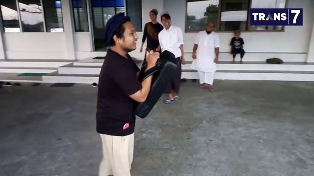 Tehnik beladiri Iko Uwais смотреть онлайн