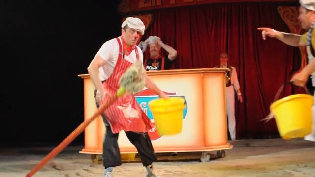 Steve Berry Clowns Around - Zippo's Circus смотреть онлайн