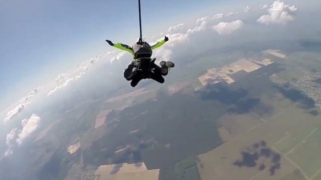GoPro Прыжок с парашютом в тандеме (Прогрес 23.05.2015) смотреть онлайн