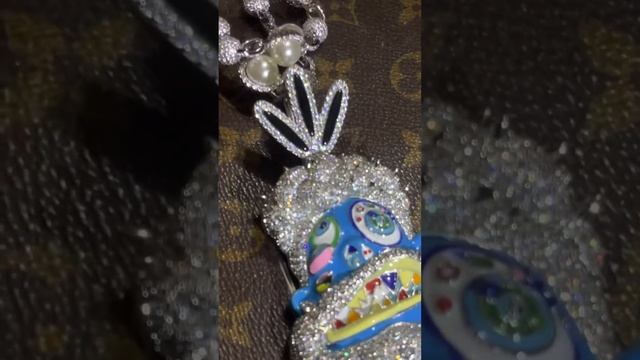 Travis Scott Melted Utopia Dream blue pendant necklace chain diamond Kylie Jenner смотреть онлайн
