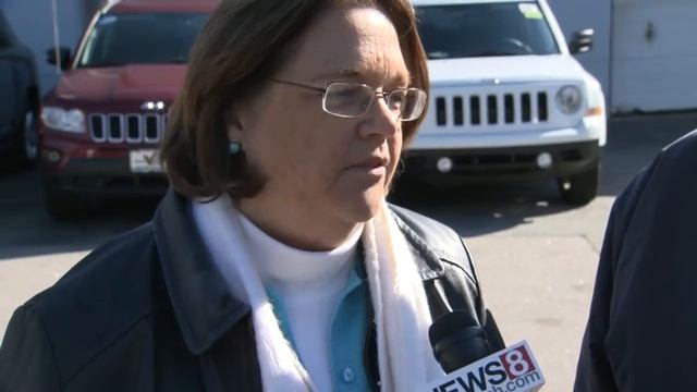 Vet given SUV to help expand business смотреть онлайн