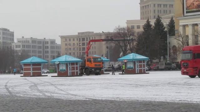 установка новогодних киосков на площади в Харькове 28 11 2014 смотреть онлайн