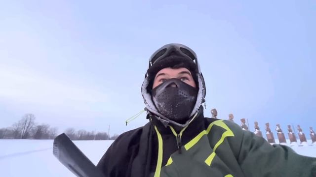 С Наступающим Новым Годом. С седьмой попытки нам все таки удалось пригнать группу лошадей домой смотреть онлайн