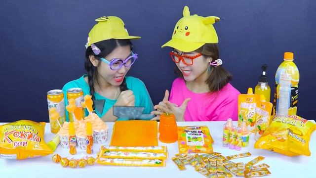 PINK FOOD VS WHITE FOOD CHALLENGE by Pico Pocky 10 смотреть онлайн