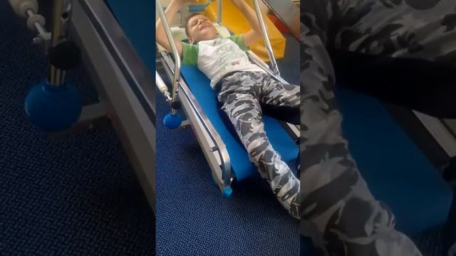 Тренировка накачка рук в спортзале смотреть онлайн