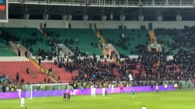 Голые торсы привели к потасовке на матче «Ахмата» с «Зенитом» смотреть онлайн