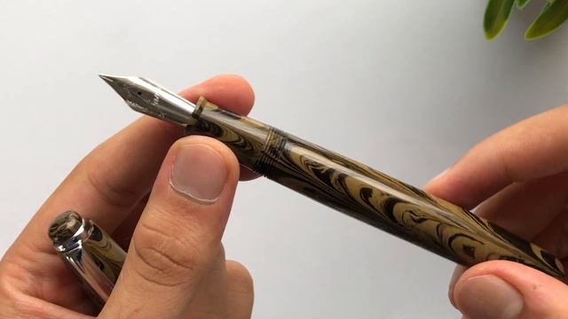 Unboxing: Gama Popular Fountain Pen смотреть онлайн