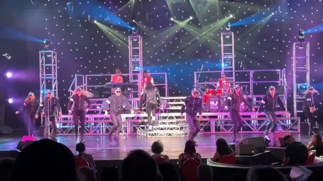 MJ Live "Wanna be Startin' Somethin'" live at The Tropicana Las Vegas смотреть онлайн