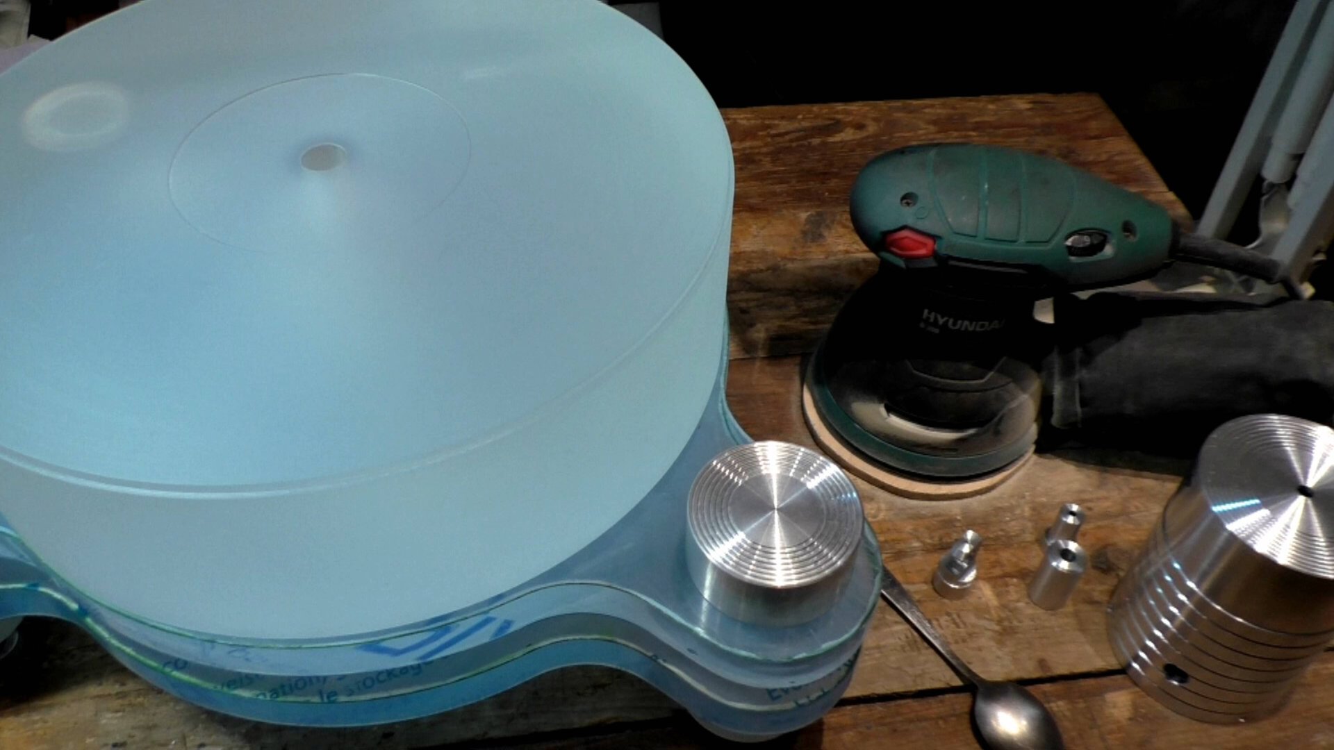 Вибрация и её поглощение конструкцией винилового проигрывателя