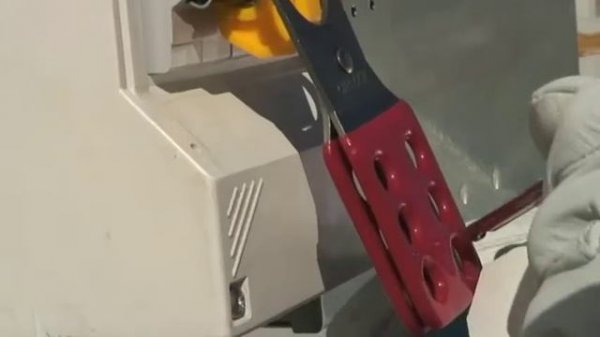 Lockout and Tagout - Circuit Breaker Lockout Devices