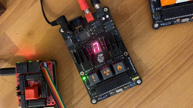 Monty Stereo SID Synth playing Monty On The Run: 6502 to AVR cross-assemble смотреть онлайн