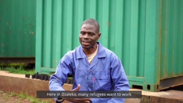 Refugees and local doing business and protecting the environment in Malawi смотреть онлайн