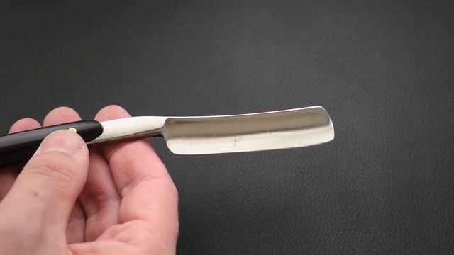 Не продается! Опасная бритва 