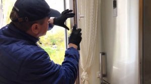 Смазываем пластиковое окно