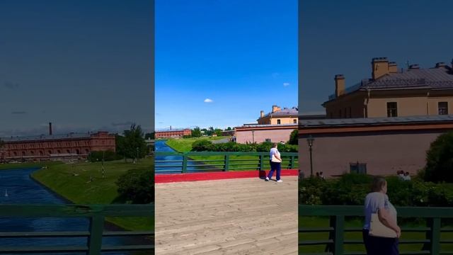 Осторожно‼️Видео заряжено любовью‼️❤️ Санкт-Петербург ❤️ #chopin #travel #saintpeterburg #shorts смотреть онлайн