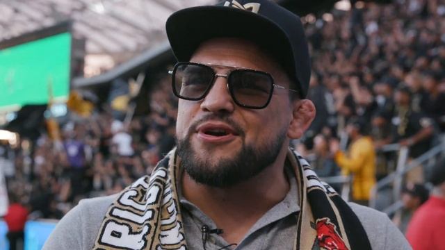 UFC Star Kelvin Gastelum Experiences The North End смотреть онлайн