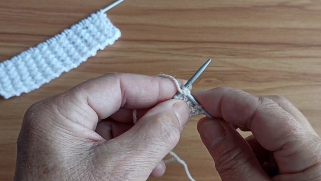 Красивая резинка спицами. смотреть онлайн