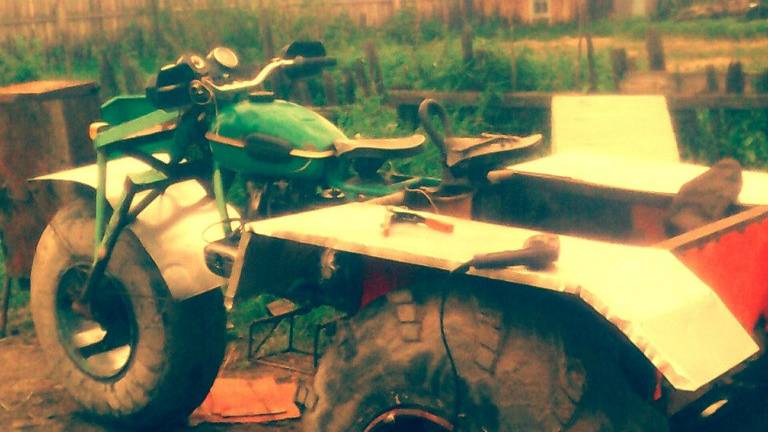 испытания болотохода на базе мотоцикла Урал. смотреть онлайн