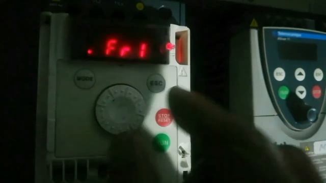 cara setting Inverter schneider atv12 смотреть онлайн