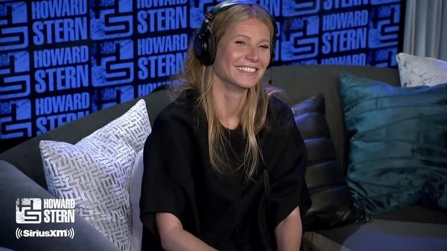 Gwyneth Paltrow Gives Business Tips to Young Women (2018) смотреть онлайн