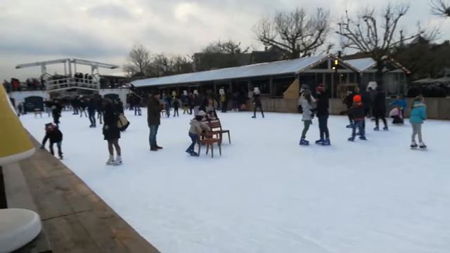 Pista de Patinaje - Ámsterdam смотреть онлайн