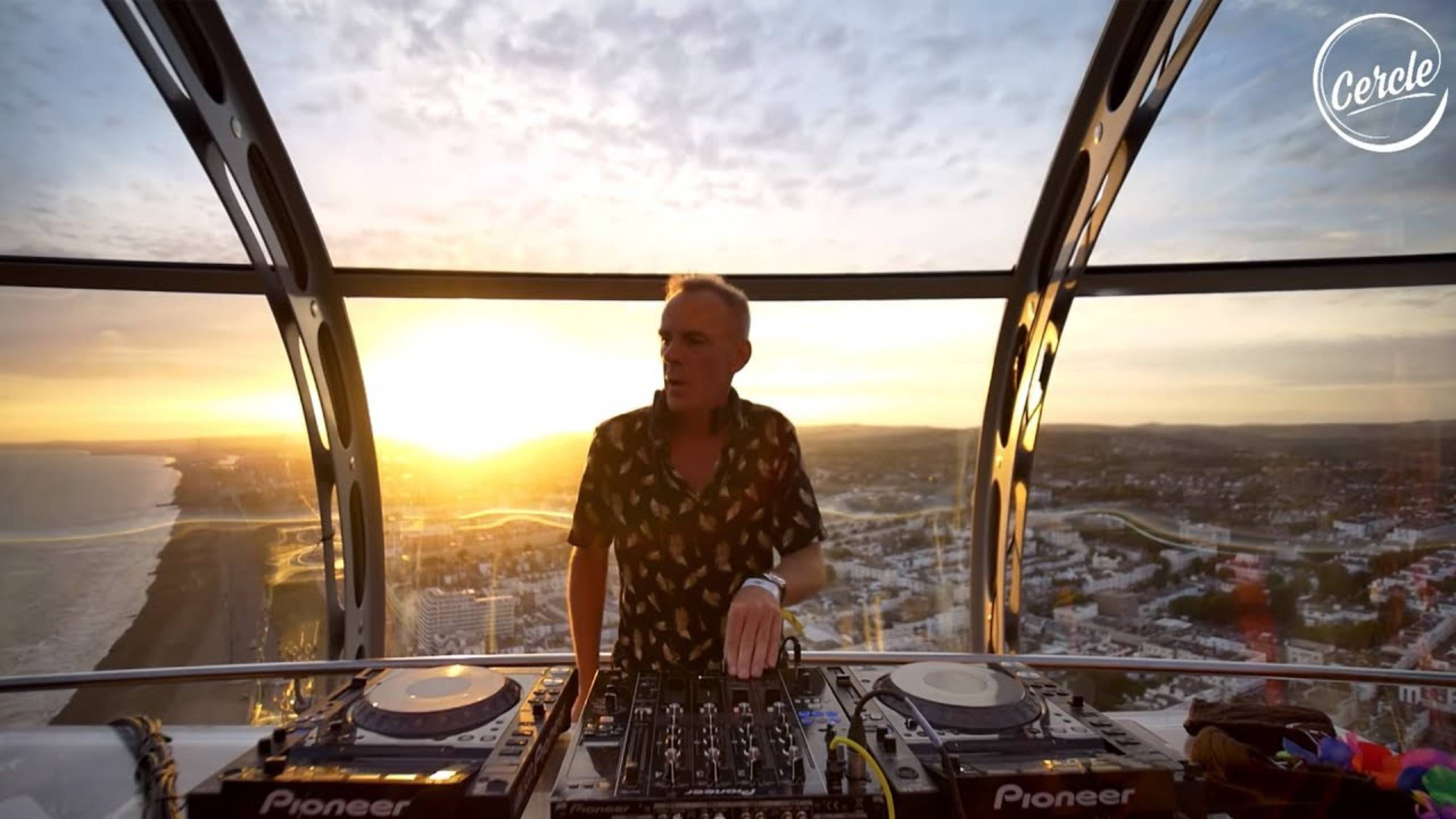 Fatboy Slim @ British Airways i360 in Brighton, United Kingdom for Cercle смотреть онлайн